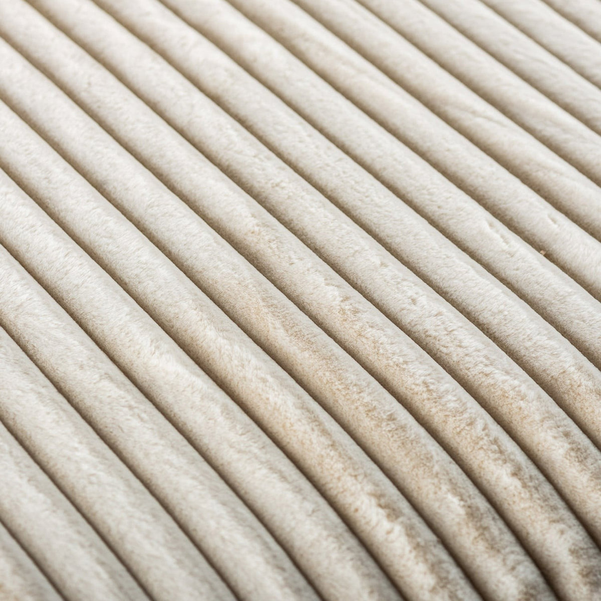 Canapé d’Angle Réversible Beige en Velours Côtelé – Vellia Vito
